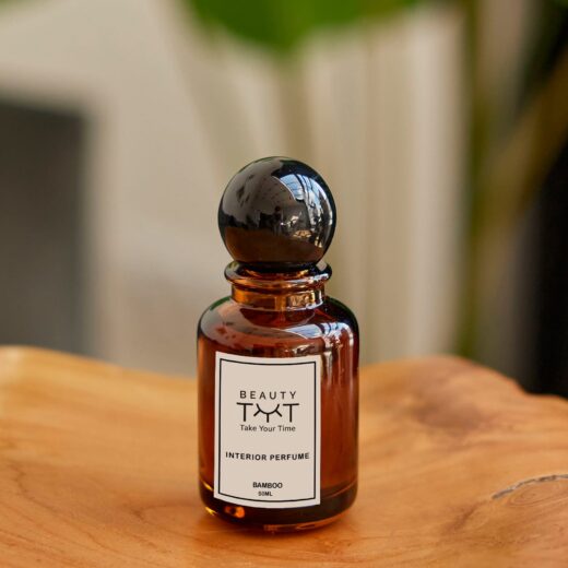 Bamboo home fragrance – a fresh, green scent with notes of bamboo stem and spring flowers, bringing a touch of nature’s serenity into any room.