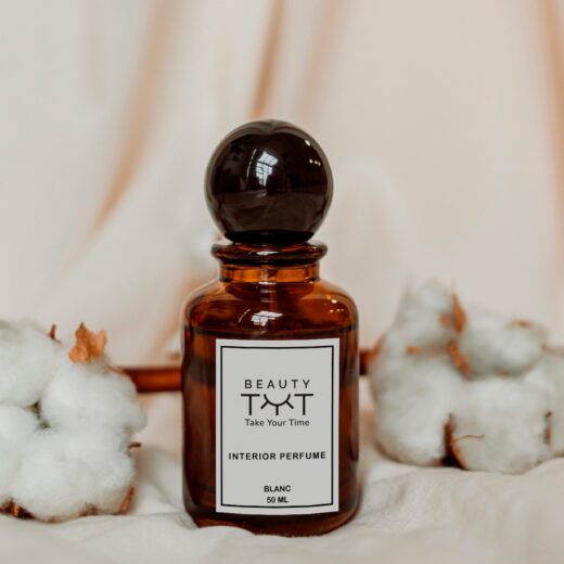 Blanc home fragrance – a soft, clean scent of white cotton, perfect for creating a fresh and serene atmosphere in any room.