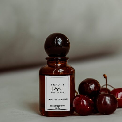 Cherry Blossom home fragrance – a sweet and spicy blend of ripe cherries and spring flowers, creating a delightful and uplifting atmosphere.