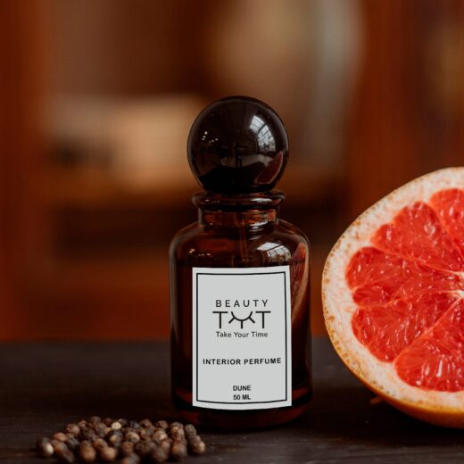 Dune home fragrance – a bold and spicy blend of scorching sun and hot pepper, evoking an adventurous and invigorating atmosphere.