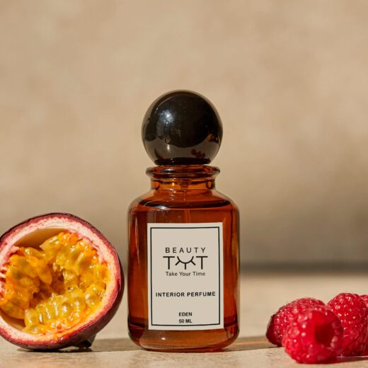 Eden home fragrance – a delightful berry-fruity scent with soft floral notes, creating a fresh and uplifting atmosphere in any room.