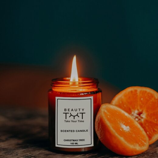 Christmas Tree Candle – Enjoy the delicate pine fragrance of a Christmas tree paired with the zesty scent of mandarins. This aromatic candle fills your space with the festive spirit, creating a warm and inviting atmosphere perfect for celebrating the holiday season.