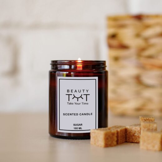 Sugar Candle – Indulge in the delightful scent of burnt sugar combined with woody resin. This aromatic candle transforms your space into a warm and inviting haven, effectively creating a cozy atmosphere that tantalizes the senses and enhances any setting.