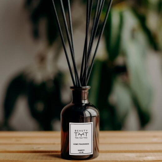 Bamboo home diffuser – a fresh, green fragrance with notes of bamboo stem and spring flowers, bringing natural serenity and freshness to any room.
