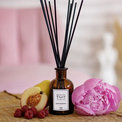 Eden Reed Diffuser – A lush berry-fruity fragrance with soft floral notes, ideal for creating a refreshing and inviting atmosphere in any room.