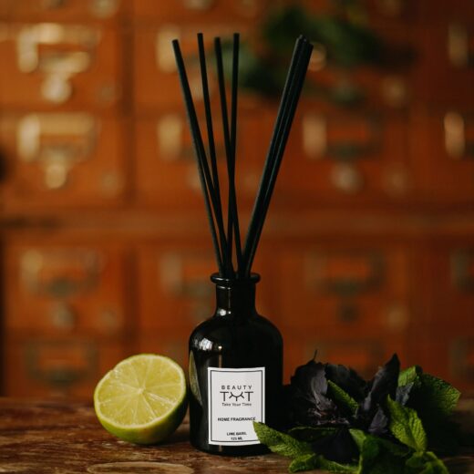Lime Basil Reed Diffuser – A refreshing fragrance of juicy lime and spicy basil, bringing a zesty and invigorating aroma to your home.