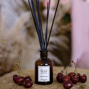 Cherry Blossom Reed Diffuser – A sweet and spicy fragrance of ripe cherry and spring flowers, perfect for creating a refreshing and uplifting atmosphere.