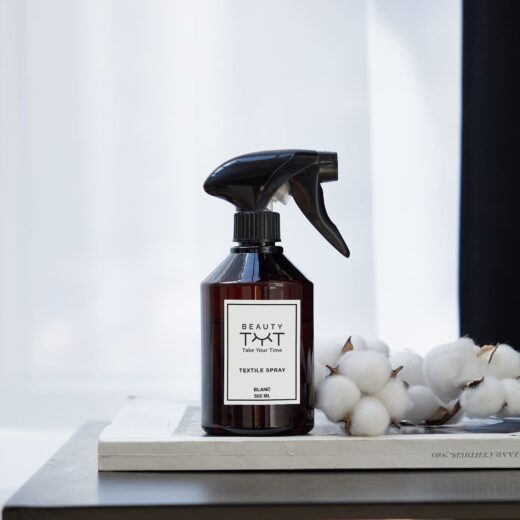 Blanc Textile Perfume – A fresh, clean fragrance of white cotton, perfect for refreshing your linens, curtains, and upholstery with a light and airy scent.