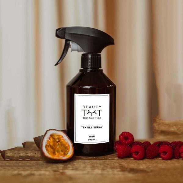 Spray para tecidos Eden com aroma de frutos silvestres e flores – fragrância refrescante para tecidos, criando um ambiente alegre e vibrante em casa