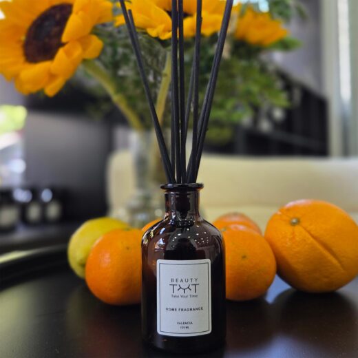 Valencia aroma diffuser with fresh citrus and jasmine fragrance in an elegant glass bottle